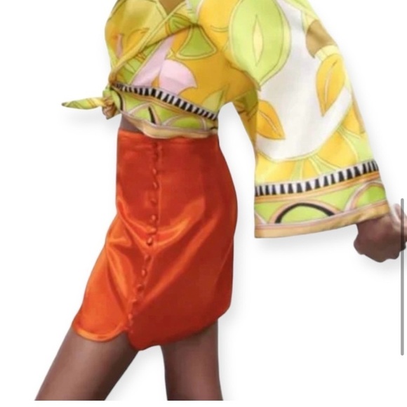 Zara Side Button Satin Effect High Waisted Mini Short Skirt, Size M, NWT - Picture 2 of 11